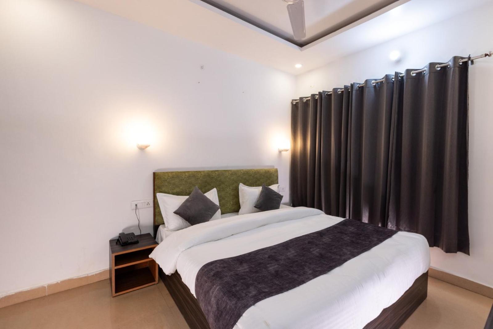 Hotel Park Royale Inn 무소리에 객실 사진