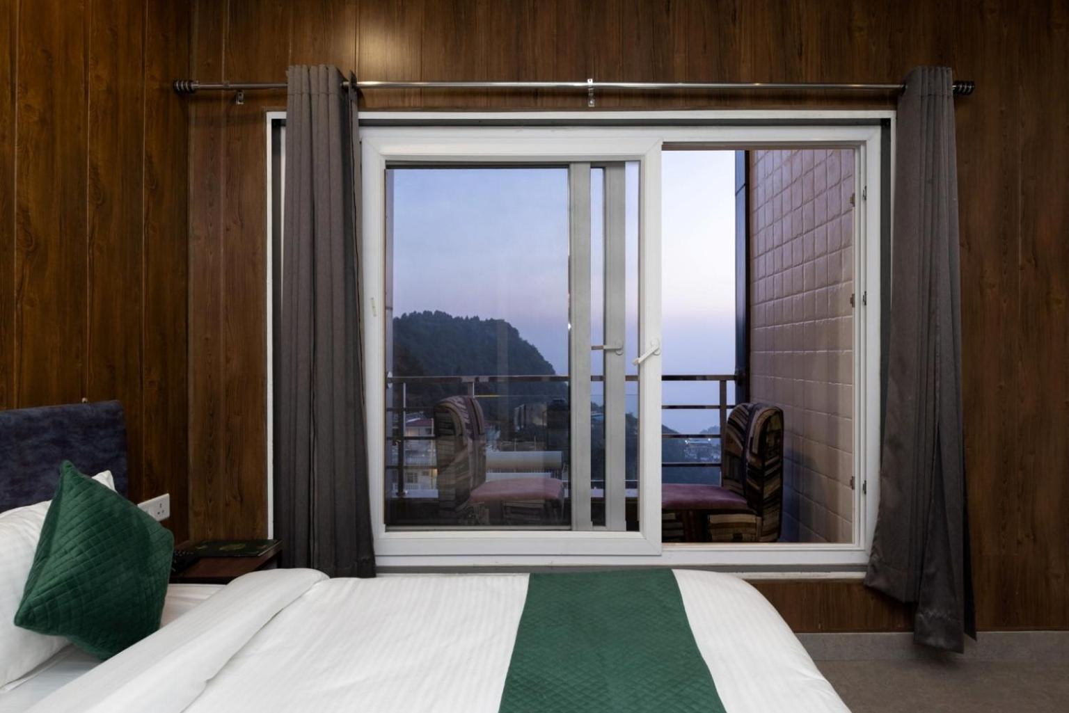Hotel Park Royale Inn 무소리에 객실 사진
