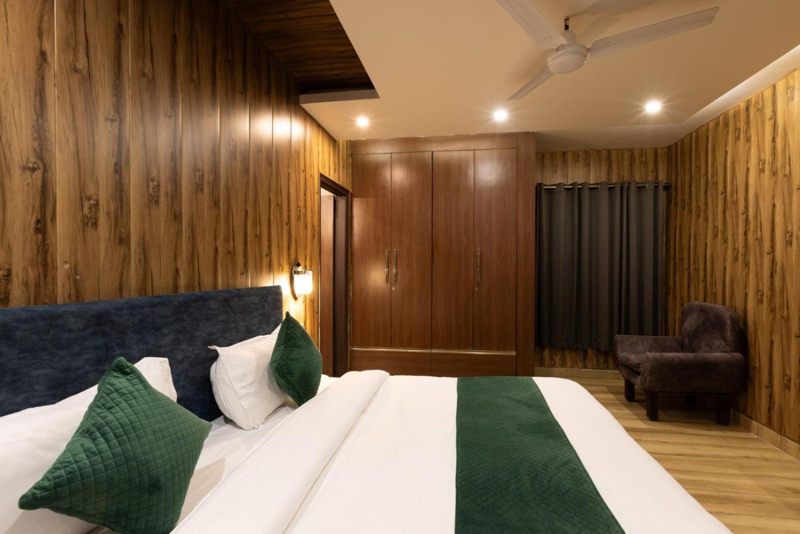 Hotel Park Royale Inn 무소리에 객실 사진